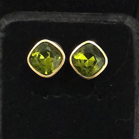 HEIDI DAUS Square Faceted Spring Green Swarovski Crystal Earrings - Picture 5 of 14
